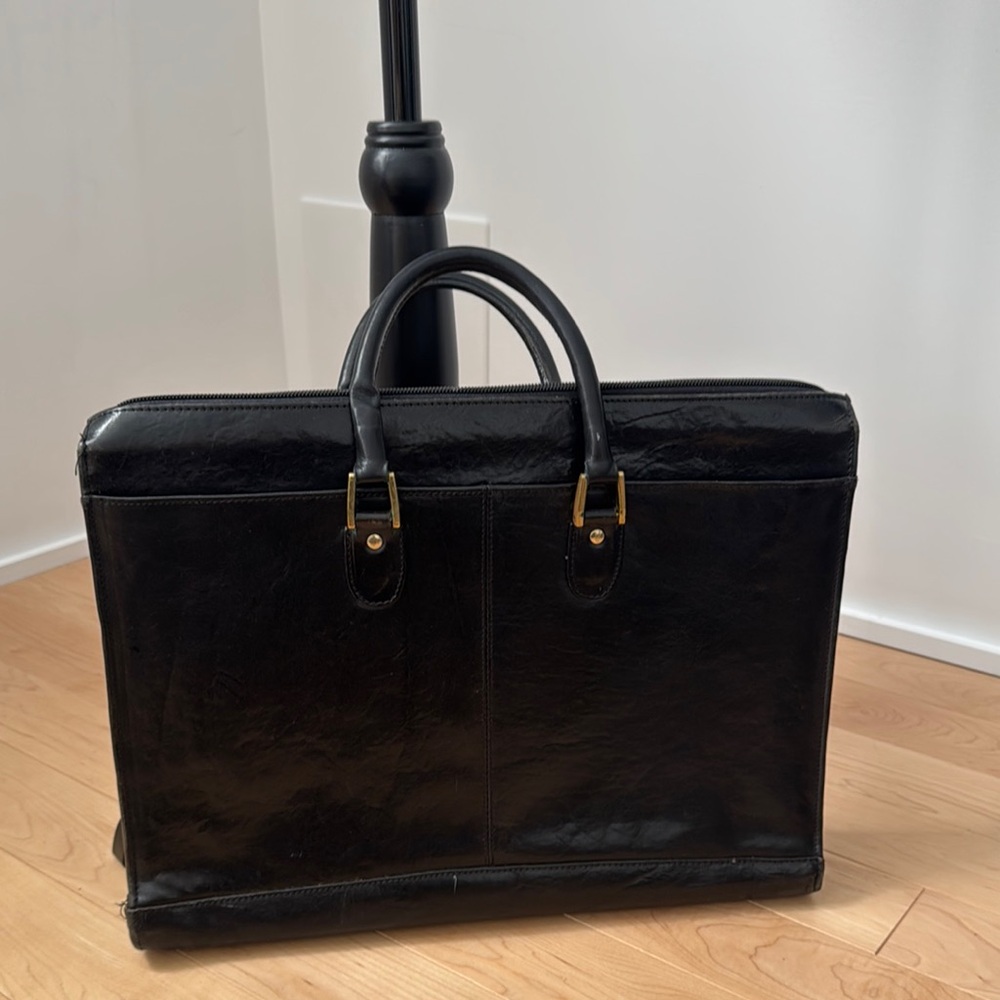 Elegant Black Leather Briefcase Unisex